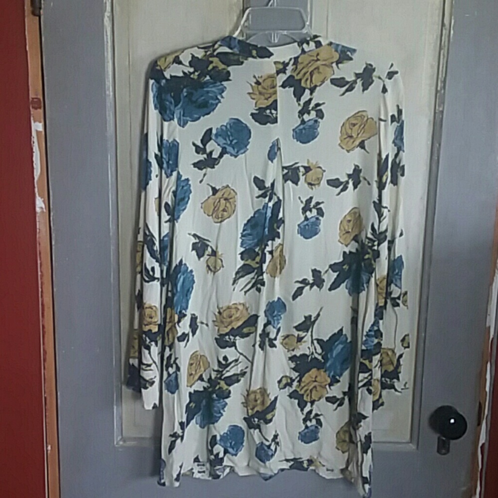 Blu Pepper Tunic Top - Picture 7 of 7